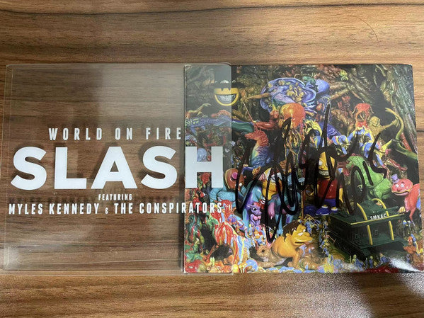 Slash (3) Featuring Myles Kennedy And The Conspirators : World On Fire (CD, Album, Dig)
