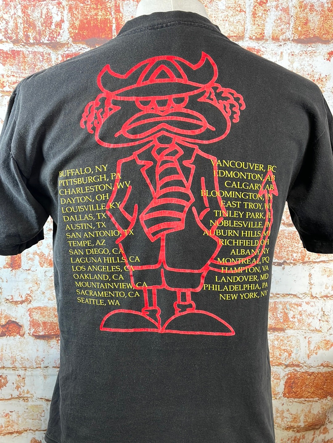 AC/DC "The Razors Edge," vintage band shirt (L)