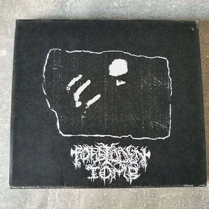 Upir (3) / Forbidden Tomb : Upir / Forbidden Tomb Split (CDr)