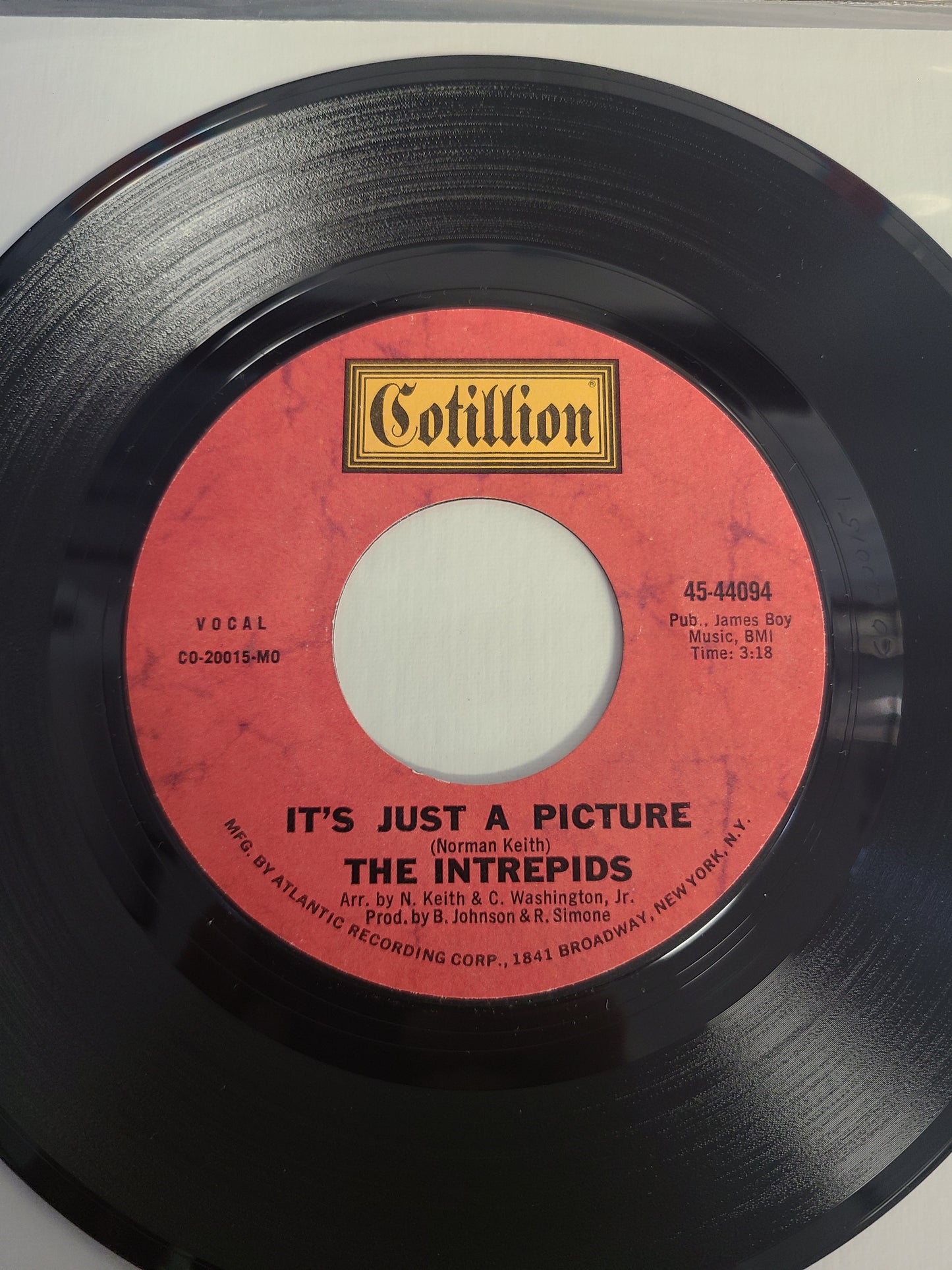 The Intrepids - To Make You Love Me/ It's Just A Picture (7", Single,) (VG+)