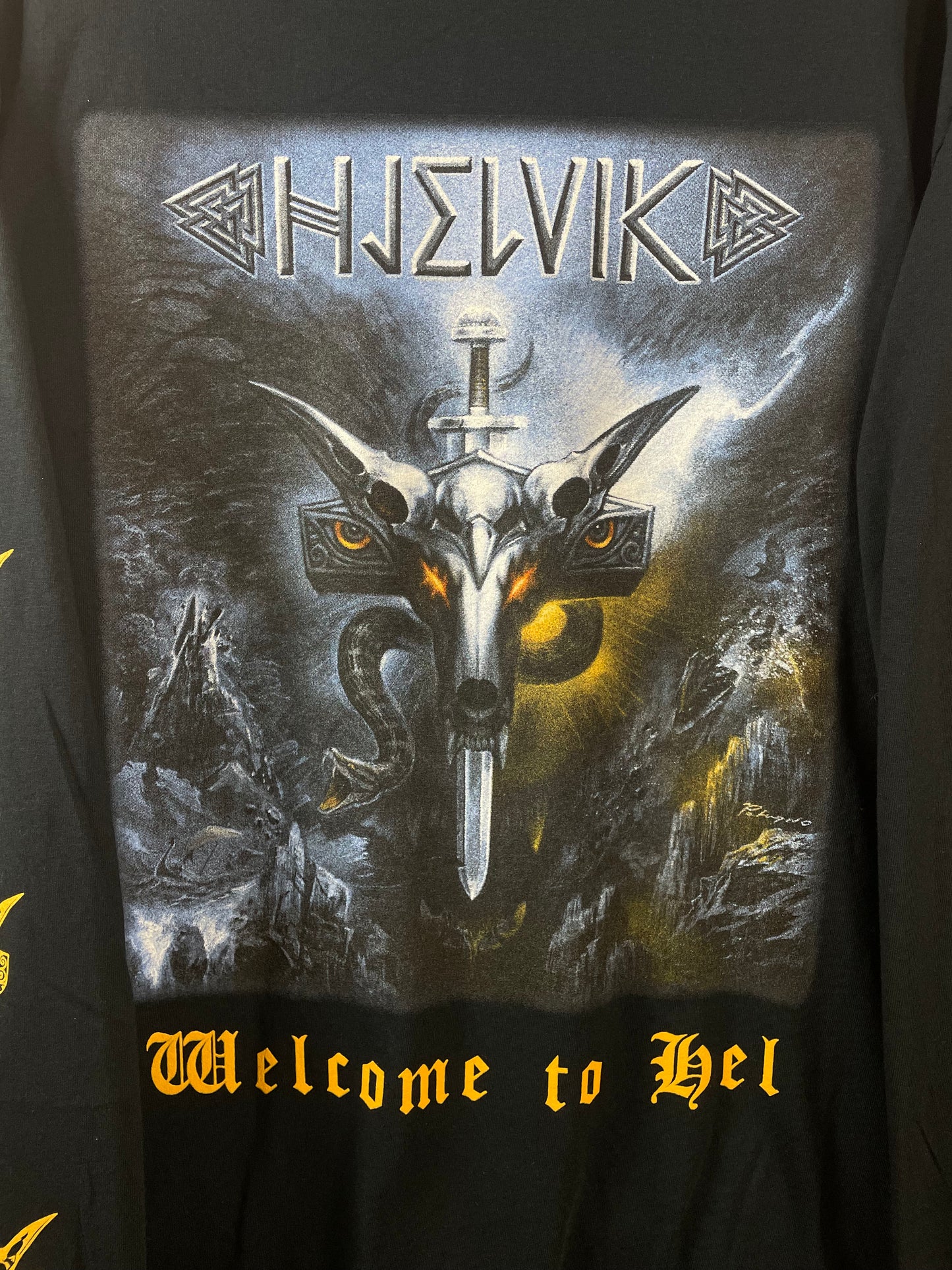 Hjelvik, used band shirt (L)